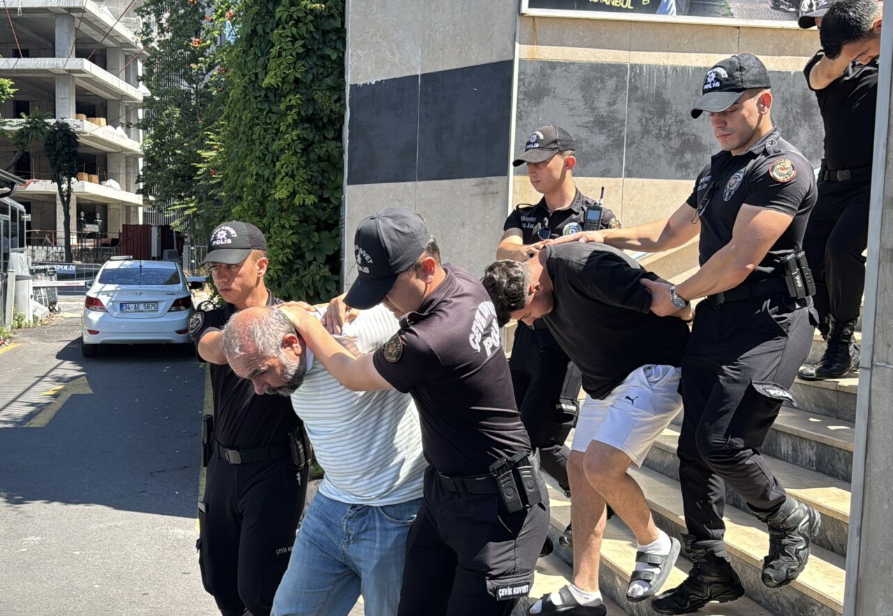 - Maktul Yusuf Baran Dağdeviren'in park halindeki aracının yanına motosikletle