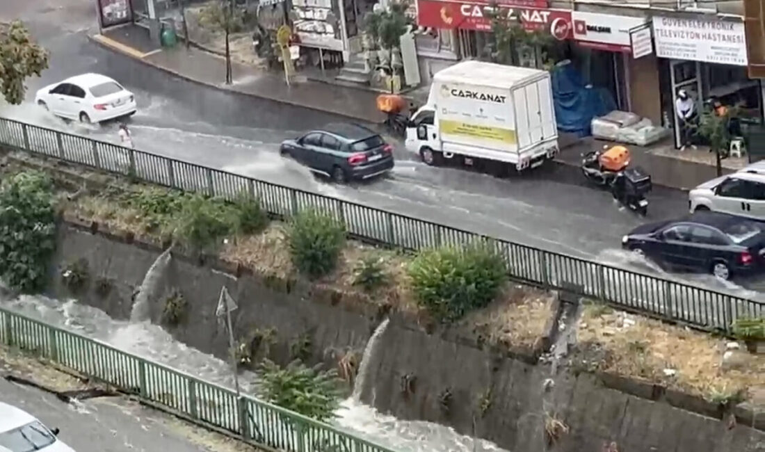 İSTANBUL (AA) – İstanbul'un bazı ilçelerinde gökgürültülü sağanak etkisini gösteriyor.