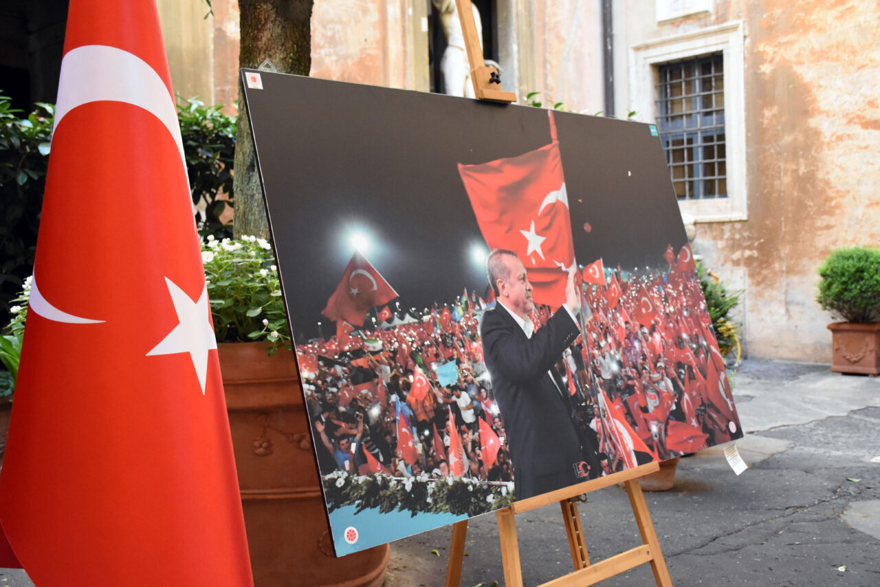 - Türkiye'nin Roma Büyükelçisi Elif Çomoğlu Ülgen:
- "15 Temmuz günü