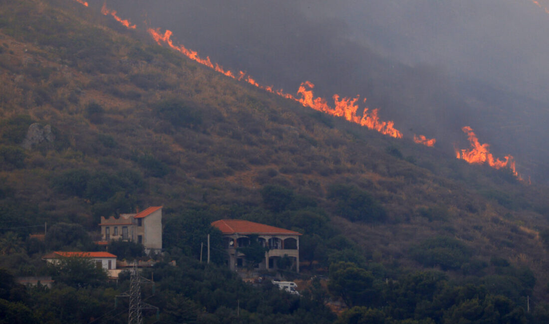- Sağlık Bakanlığı, yarın için 15 kentte "kırmızı alarm" ilan