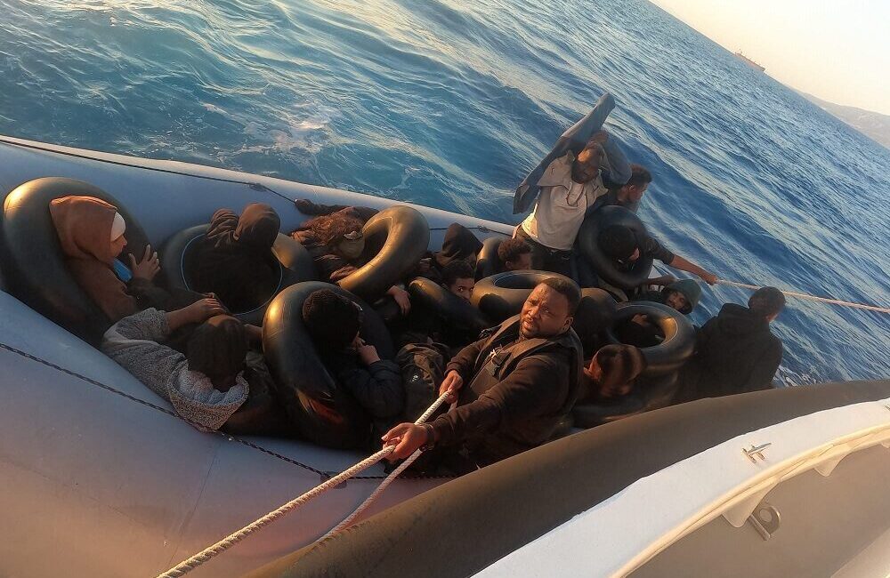 İZMİR (AA) – İzmir'in Karaburun ilçesi açıklarında motor arızası nedeniyle