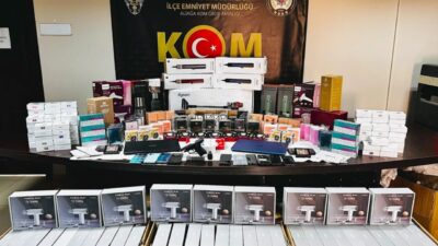 İZMİR (AA) – İzmir merkezli 3 ilde gerçekleştirilen kaçakçılık operasyonunda