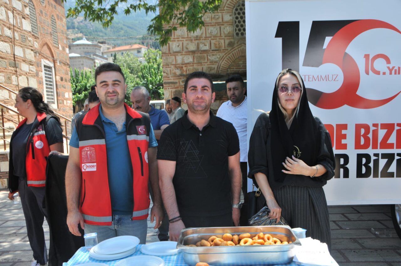 İZMİR/MANİSA (AA) – İzmir ve Manisa'da 15 Temmuz Demokrasi ve