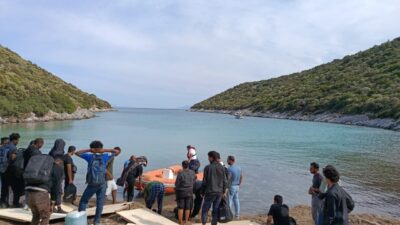 İZMİR (AA) – İzmir'in Urla ilçesinde jandarma ve sahil güvenlik