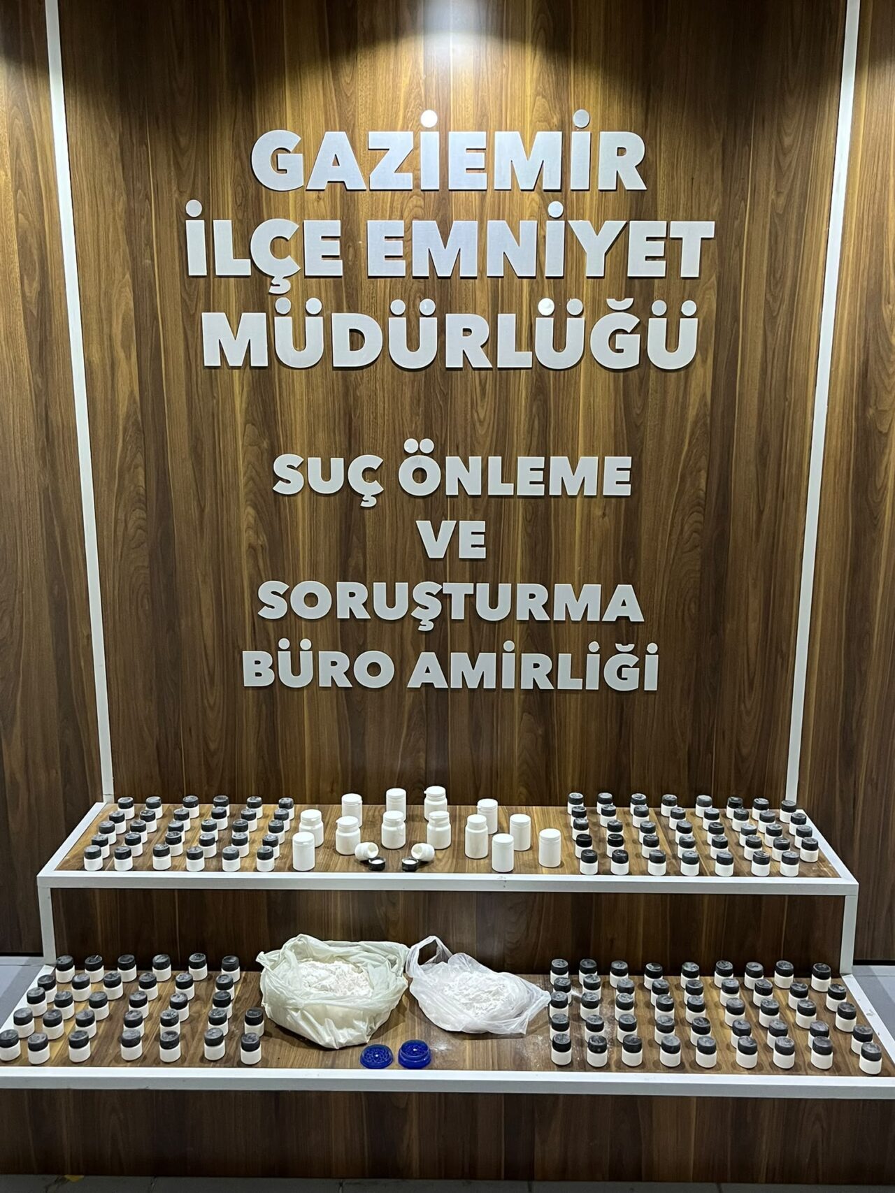 İZMİR (AA) – İzmir'in Gaziemir ilçesinde düzenlenen operasyonda 5 kilo