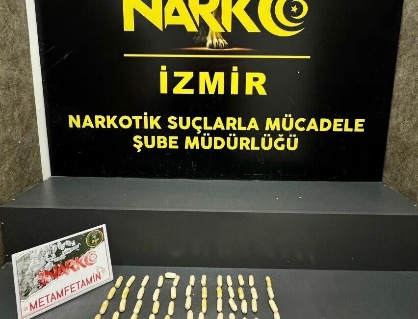 İZMİR (AA) – İzmir'e havalimanında bağırsaklarında uyuşturucu ele geçirilen zanlı
