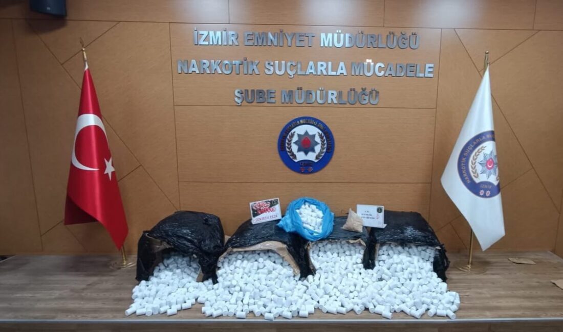 İZMİR (AA) – İzmir'in Bayraklı ilçesinde "torbacı" olarak tabir edilen