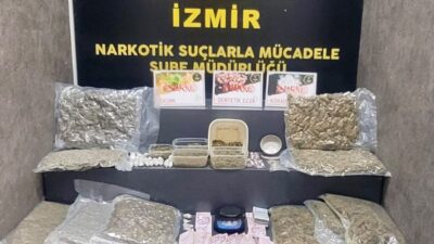 İZMİR (AA) – İzmir'in Karşıyaka ilçesinde "torbacı" olarak adlandırılan sokak