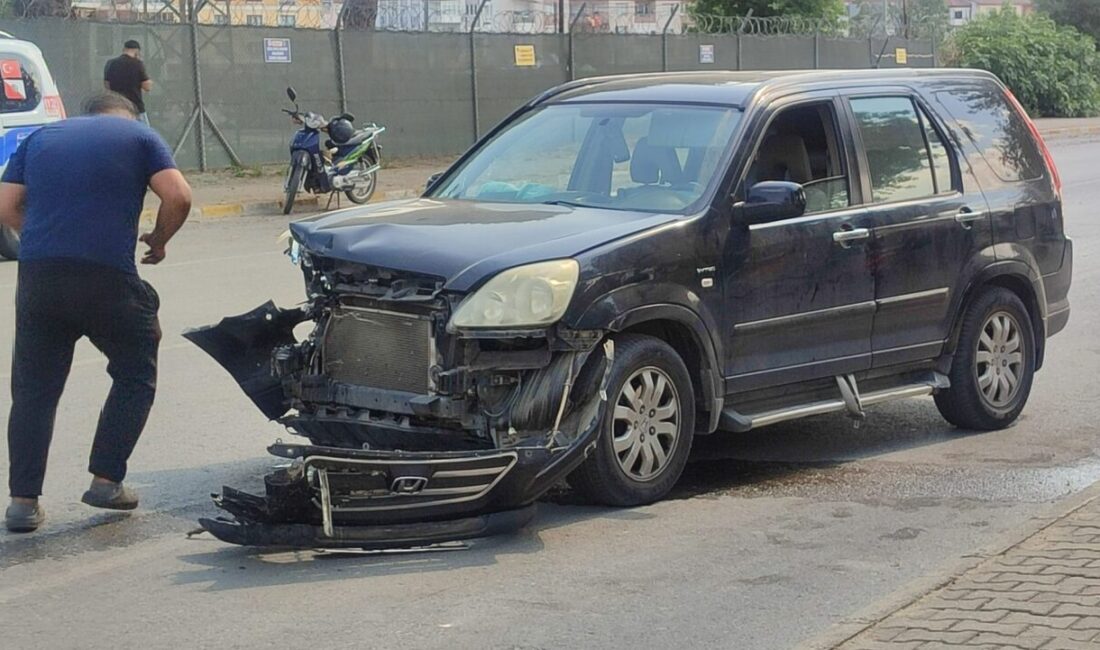 İZMİR (AA) – İzmir'in Ödemiş ilçesinde cip ile otomobilin çarpışması