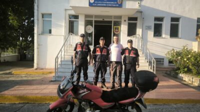 EDİRNE (AA) – Edirne'nin Süloğlu ilçesinde çalınan motosiklet, jandarma ekiplerince