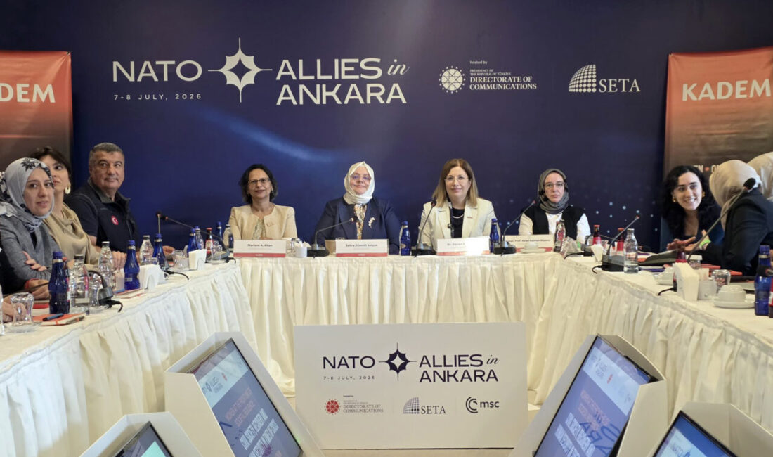 - Panelde, kriz dönemlerinde kadınların toplumsal dayanıklılığın güçlendirilmesindeki rolü, sivil