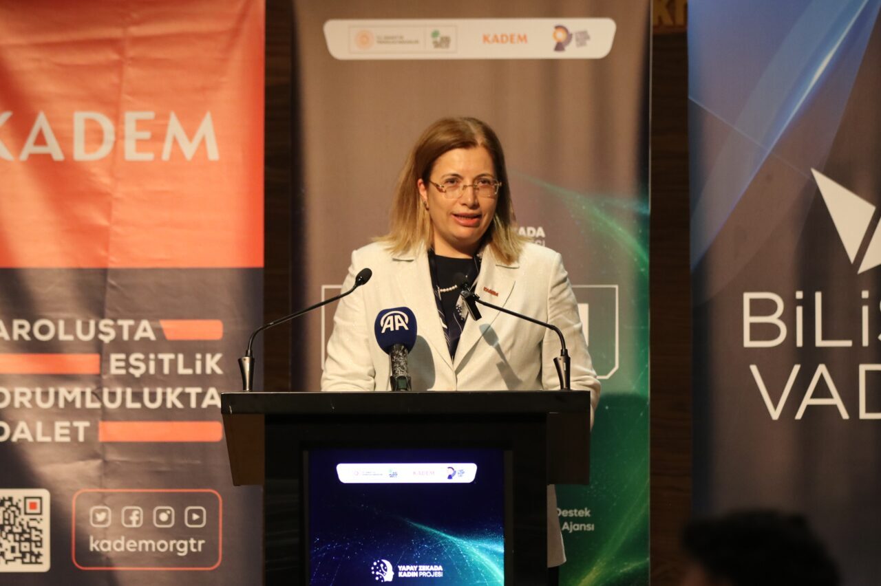- Bilişim Vadisi Genel Müdürü Erkam Tüzgen:
- "Yapay zeka bütün