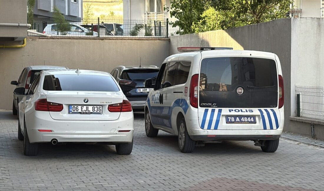 KARABÜK (AA) – Karabük'te polisin "dur" ihtarına uymayan otomobil sürücüsüne