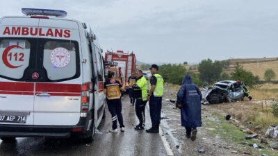 KASTAMONU (AA) – Kastamonu'nun Taşköprü ilçesinde 3 aracın karıştığı trafik