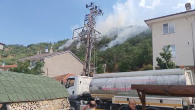 KASTAMONU (AA) – Kastamonu’nun Tosya ilçesinde çıkan orman yangınına müdahale