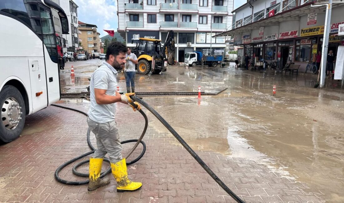KASTAMONU (AA) – Kastamonu'nun Cide ilçesinde su baskınları sebebiyle zemin