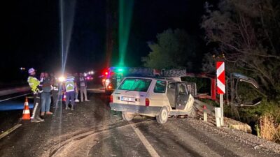 KASTAMONU (AA) – Kastamonu'nun Taşköprü ilçesinde traktör ile otomobilin çarpıştığı