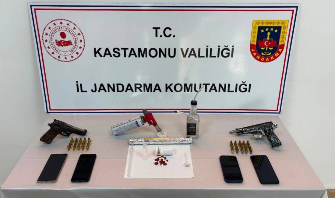 KASTAMONU (AA) – Kastamonu'da düzenlenen uyuşturucu operasyonunda gözaltına alınan 3