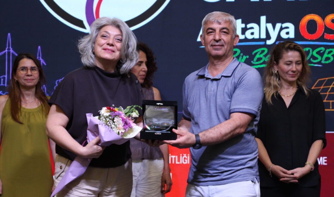 ANTALYA (AA) – Antalya'da "Anneler Sanayide Projesi" kapsamında Organize Sanayi