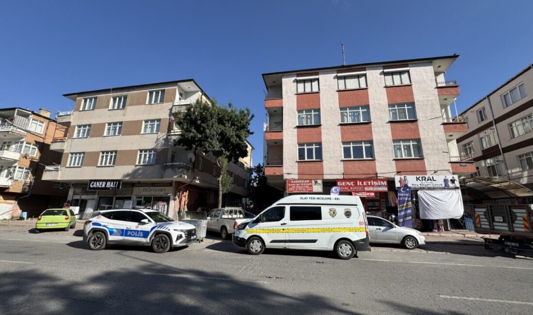 KAYSERİ (AA) – Kayseri'nin merkez Kocasinan ilçesinde 3. kattan düşen