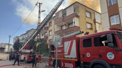 KAYSERİ (AA) – Kayseri'nin Kocasinan ilçesinde bir apartmanın çatısında çıkan