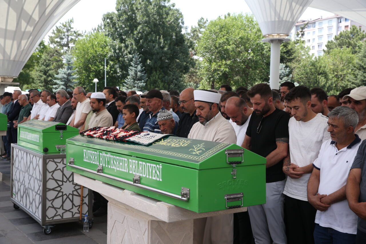KAYSERİ (AA) – Kayseri'nin merkez Melikgazi ilçesinde düğün konvoyunda meydana