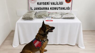KAYSERİ (AA) – Kayseri'de bir otomobilin bagajına gizlenmiş 5 kilogram