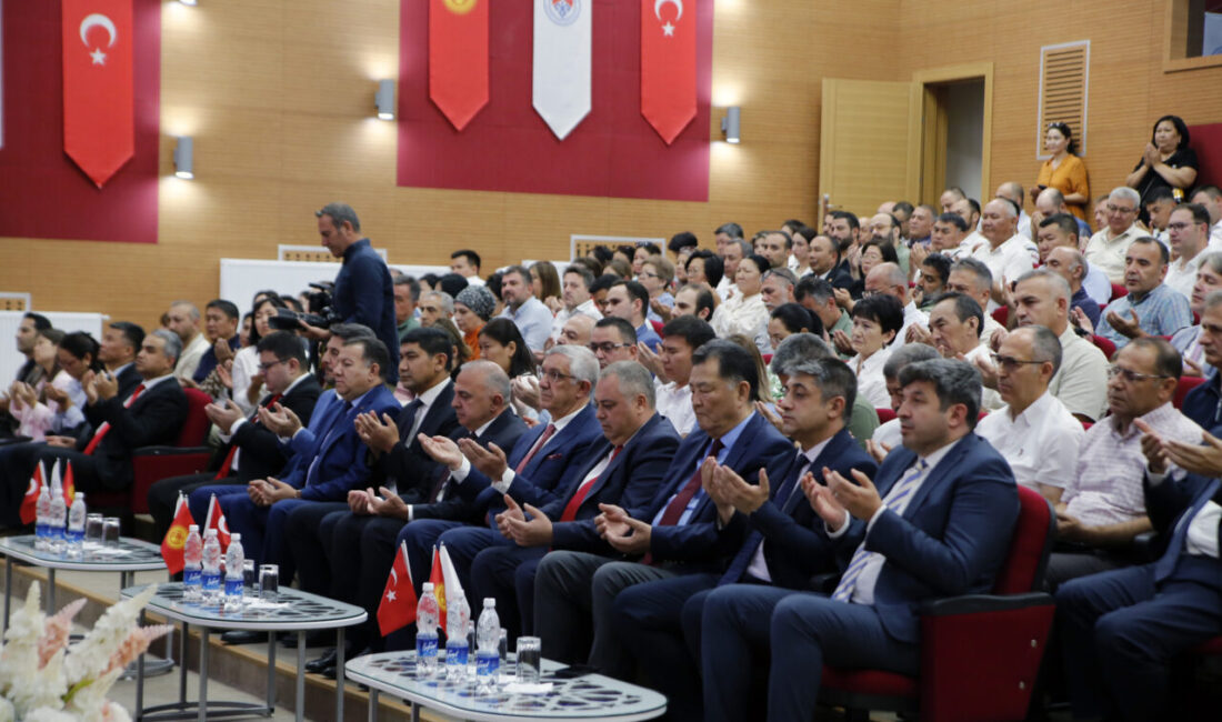BİŞKEK (AA) – Kırgızistan'ın başkenti Bişkek'te bulunan Kırgızistan-Türkiye Manas Üniversitesi'nde