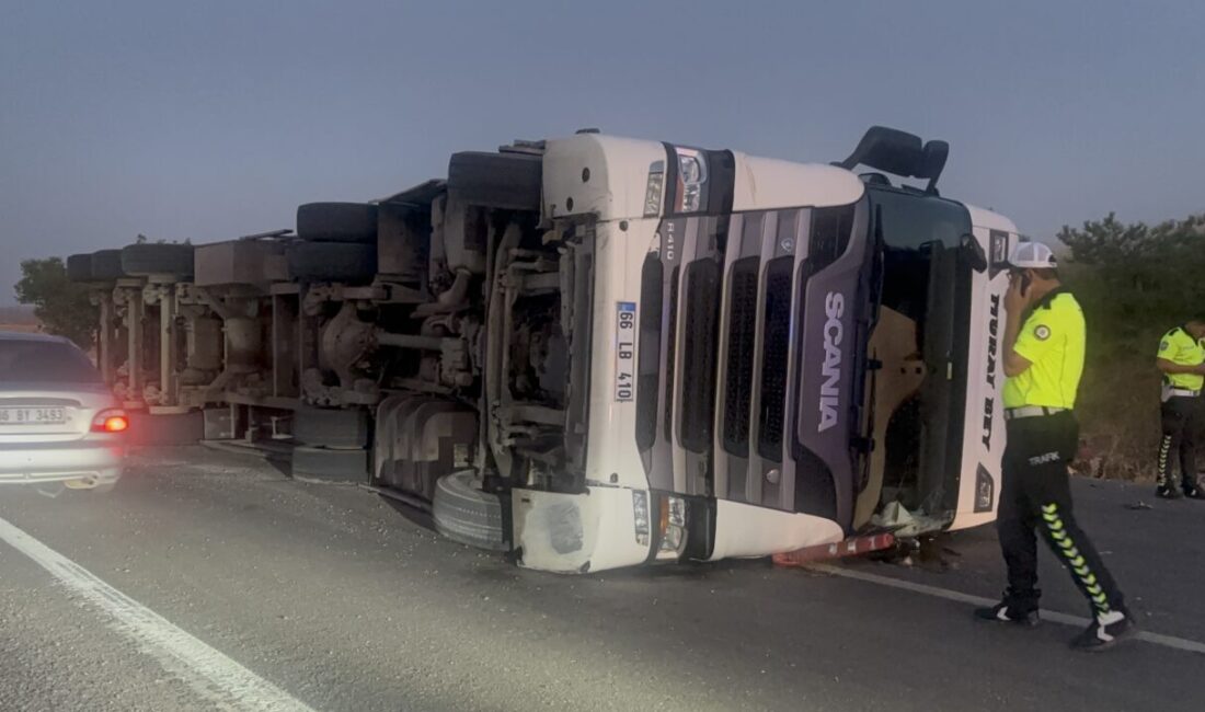 KIRIKKALE (AA) – Kırıkkale'de hurda yüklü tırın devrilmesi sonucu sürücü