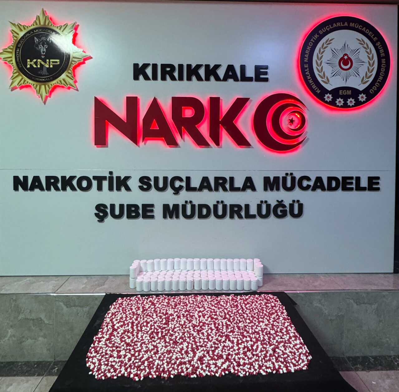 KIRIKKALE (AA) – Kırıkkale'de düzenlenen uyuşturucu operasyonunda gözaltına alınan 2
