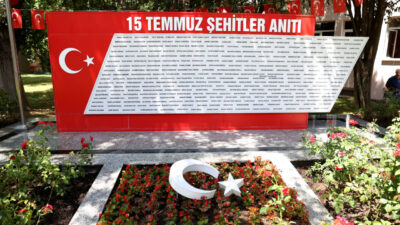 KIRKLARELİ (AA) – Kırklareli'nde 15 Temmuz şehitleri anısına 253 gül