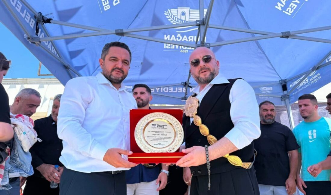 SİNOP (AA) – 665. Tarihi Kırkpınar Yağlı Güreşleri'nde başpehlivan olan