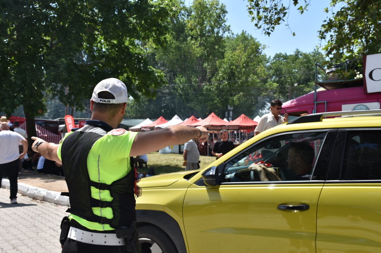 EDİRNE (AA) – Edirne'deki 665. Kırkpınar Yağlı Güreşleri'nde huzur ve