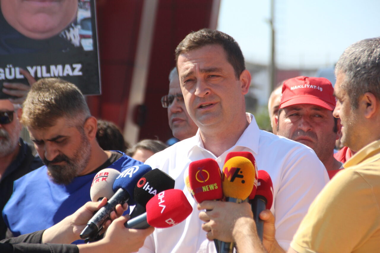 - Yaşamını yitiren Esma Gikan'ın eşi Aytekin Gikan:
- "Başka tahliyeler