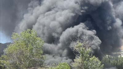 KOCAELİ (AA) – Kocaeli'nin Körfez ilçesinde bir fabrikada çıkan yangın