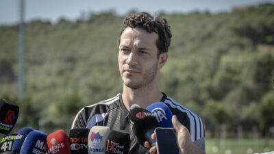 - Yeşil-siyahlı futbol takımın kalecisi Onurcan Piri:
"Kocaelispor'un taraftarının gücünü ve