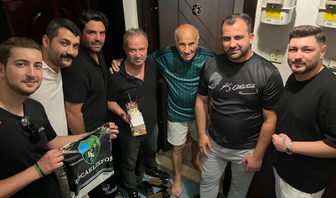 KOCAELİ (AA) – Kocaelispor'un yaşayan en yaşlı eski futbolcusu ve