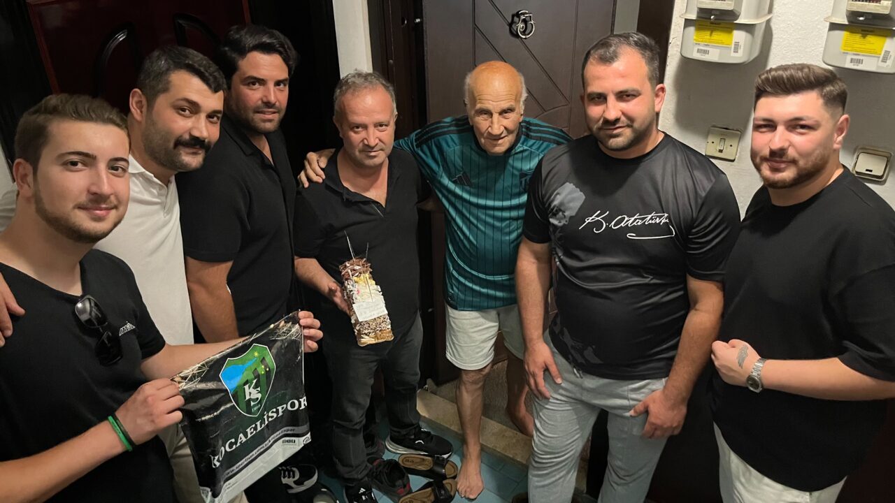 KOCAELİ (AA) – Kocaelispor'un yaşayan en yaşlı eski futbolcusu ve