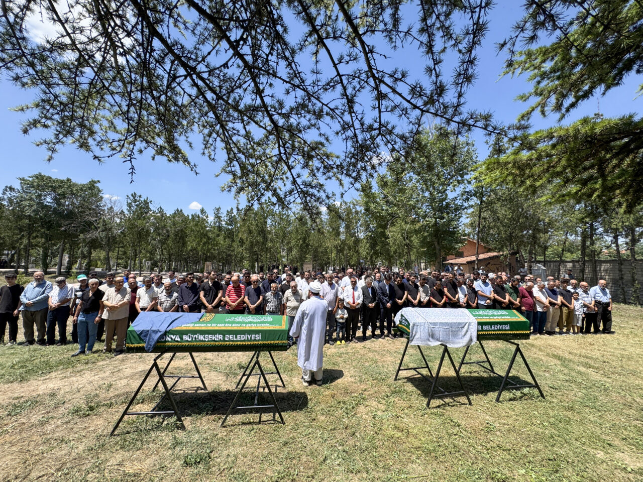 KONYA (AA) – Konya'da taksinin çarpması sonucu yaşamını yitiren anne