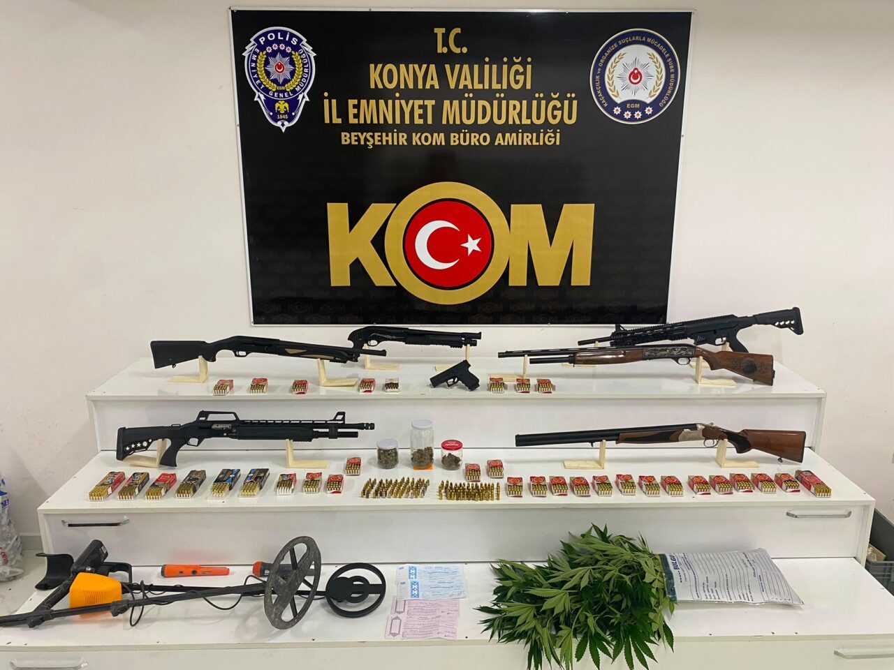 KONYA (AA) – Konya'nın Beyşehir ilçesinde düzenlenen tefecilik operasyonunda 4