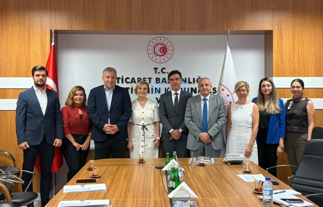 - Kozmetik Üreticileri ve Araştırmacıları Derneği Yönetim Kurulu Başkanı Fuat