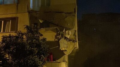 İSTANBUL (AA) – İstanbul'un Küçükçekmece ilçesinde balkonlarında çökme meydana gelen