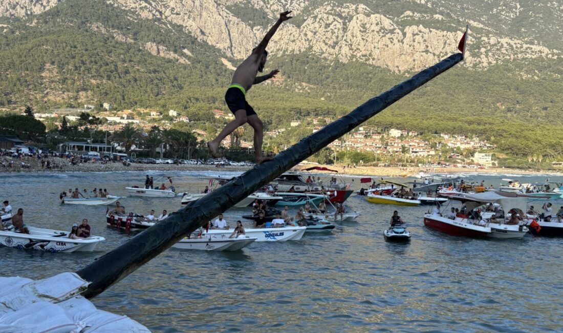 ANTALYA (AA) – Antalya'nın Kumluca ilçesinde Denizcilik ve Kabotaj Bayramı