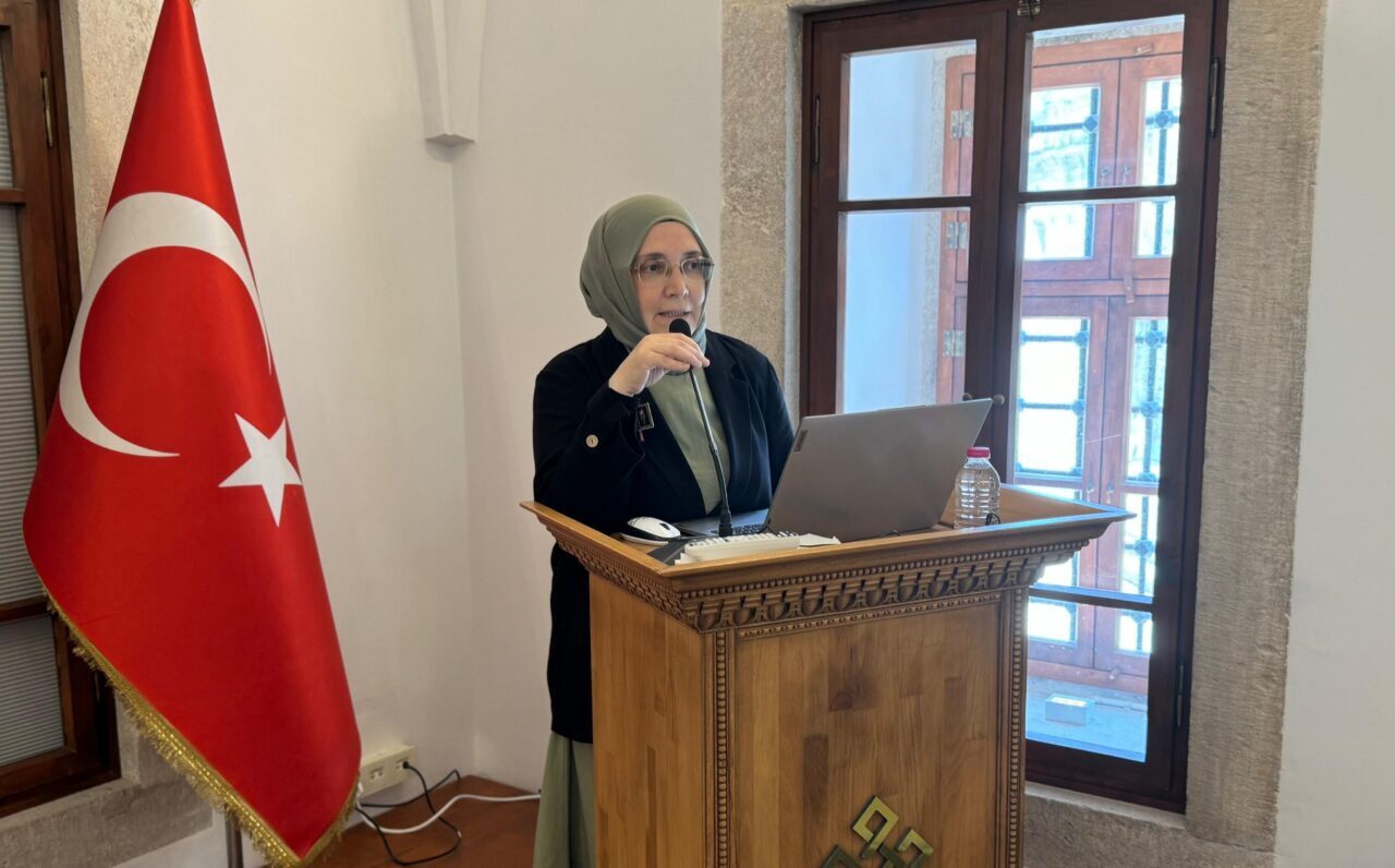- TÜYEK Araştırma ve Eğitim Merkezi Müdürü Emine Altay Öztürk:
-