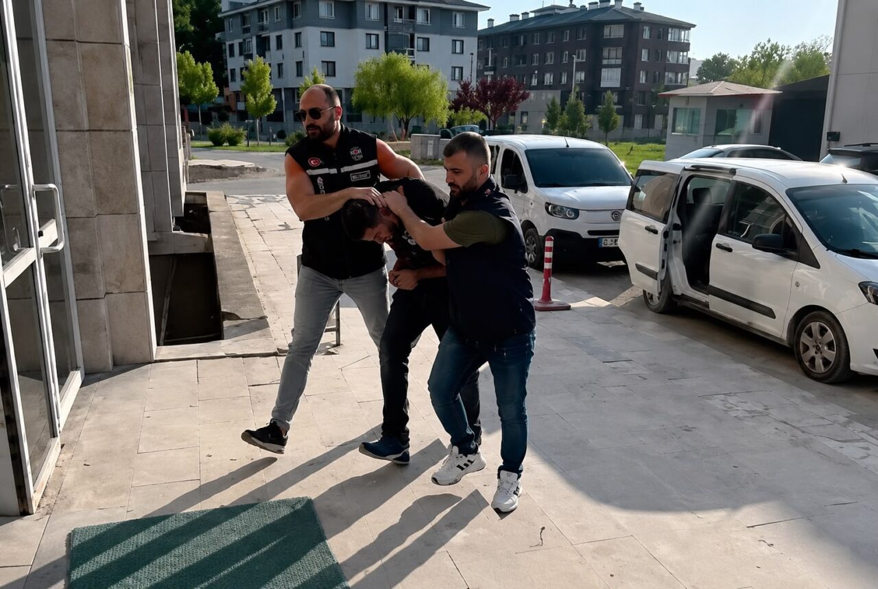 KÜTAHYA (AA) – Kütahya'da, hakkında "karşılıksız çek vermek" suçundan kesinleşmiş