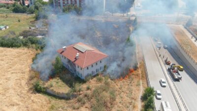 KÜTAHYA (AA) – Kütahya'da otluk alanda çıkan yangın itfaiye ekiplerince