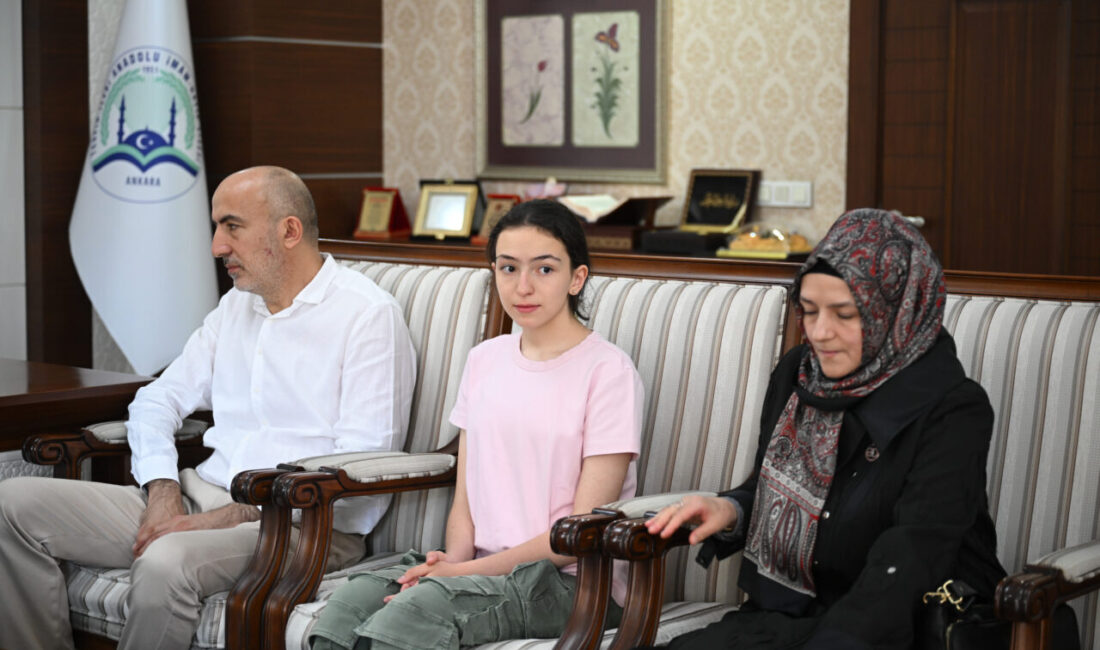 - Birincilerden Mustafa İlhan:
- "Ders çalışmam gereken zamanda işte daha
