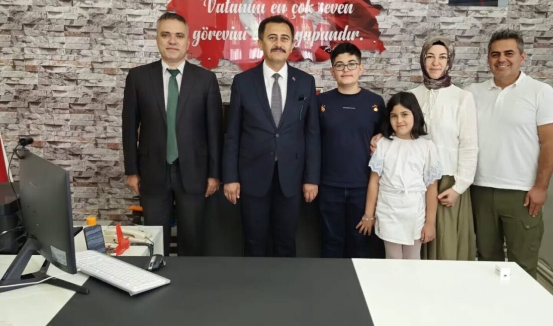 AFYONKARAHİSAR (AA) – Afyonkarahisar'ın Bolvadin ilçesinde yaşayan ve Liselere Geçiş