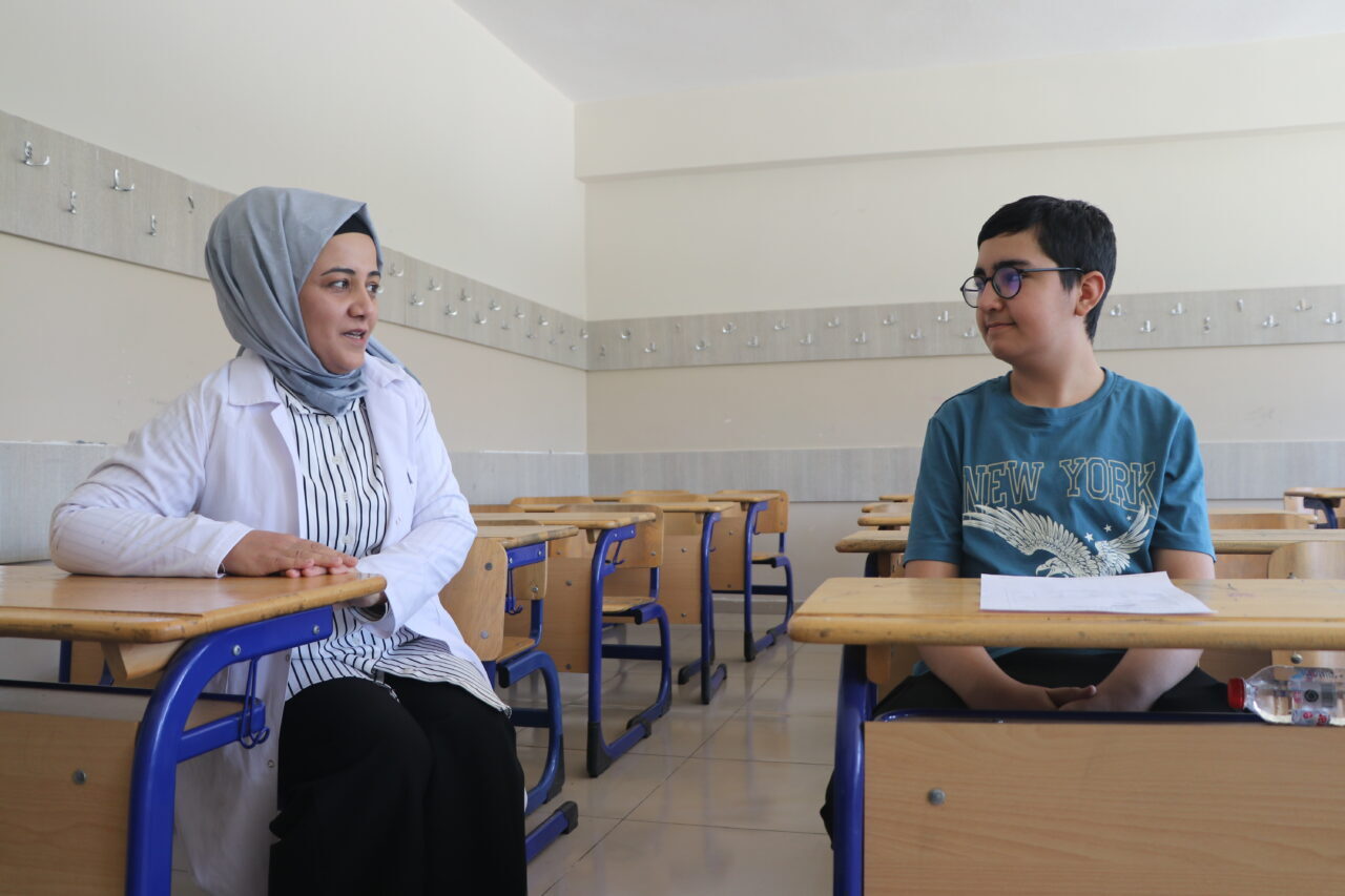 - Elazığ'da İhsan Tangülü Ortaokulu mezunu Sefa Fırat:
- "Azimli çalışmamın