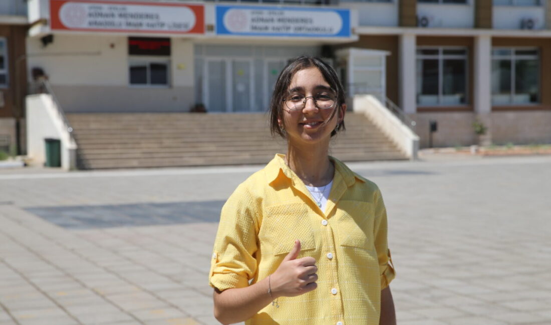 - Adnan Menderes İmam Hatip Ortaokulundan mezun olan Sena Sarıdayı:
-